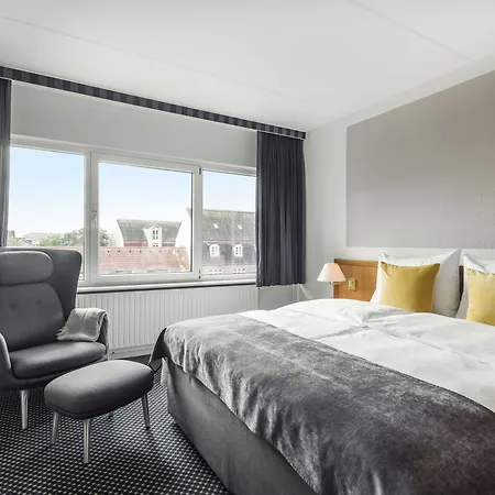 Radisson Blu Limfjord Hotel, 4* Aalbor